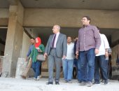 رئيس جامعة أسيوط يوجه بسرعة الانتهاء من تشطيب مستشفى الإصابات الجامعى الجديد