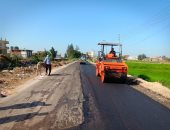 صور ..محافظ البحيرة يوجه برفع كفاءة الطرق الفرعية