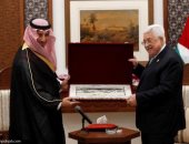 الرئيس الفلسطينى يستقبل بعثة السعودية قبل مواجهة المنتخبين التاريخية