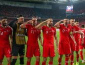 تركيا فى مرمى نيران الاتحاد الأوروبى.. "اليويفا" يفتح تحقيقاً بعد تحية اللاعبين لـ جيش أردوغان.. العقوبات تنتظر منتخب الأتراك بسبب مخالفة اللوائح.. و"ديكتاتورية الشرطة" ضد جماهير مونشنجلادباخ تثير غضب الألمان