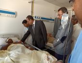 صور.. محافظ شمال سيناء يزور مصابى مدينة بئر العبد ويقدم العزاء فى الشهداء