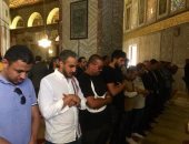 شاهد.. وفد منتخب السعودية يؤدى صلاة الظهر بالمسجد الأقصى