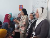صور.. القومى للمرأة ينظم حملات توعية بـ12 قرية لمحاربة الشائعات بالإسكندرية