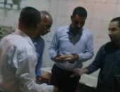 صور.. صيانة أعمدة الإنارة وضبط 65 مخالفة تموينية بقرى أبوقرقاص بالمنيا