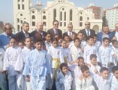 أطفال الأسمرات يستقبلون وفد البرلمان بهتاف "تحيا مصر" 