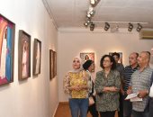 رئيس قطاع الفنون التشكيلية يفتتح معرض الفرح لـ نجاة فاروق بالأوبرا