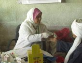 صور.. الكشف على 1633 مريضا فى قافلة طبية بقرية الجافدون ببنى سويف