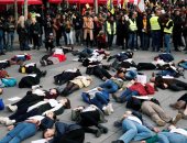 صور.. مظاهرة نسائية فى باريس بسبب انتشار العنف ضد المرأة