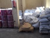 صور.. ضبط 19 طن منظفات مجهولة المصدر داخل مصنع بدون ترخيص بالسلام