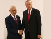 الغنوشى يصافح أردوغان رغم عداونه على سوريا بحثا عن "دعم مشبوه" لحزب النهضة