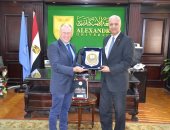 رئيس جامعة الإسكندرية يستقبل سفير استراليا بالقاهرة لبحث سبل التعاون