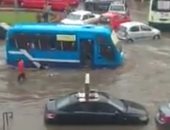 مياه الأمطار تغرق شوارع بمدينة نصر ..صور وفيديو