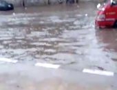 قارئ يشارك بفيديو لمياه الأمطار بمنطقة جسر السويس اتجاه نادى الشمس 