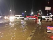 12 صورة ترصد غرق شوارع مدينة العاشر  من رمضان فى "شبر ميه" 