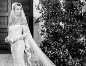 هايلى بيبر تكشف كواليس تصميم فستان زفافها الساحر.."بتوقيع مصمم أزياء رجالى"