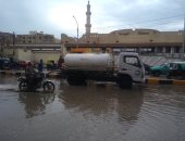 صور.. كيف تخلصت مجالس المدن بالمنوفية من مياه الأمطار