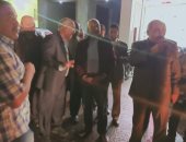 محافظ الجيزة يتابع عمليات شفط مياه الأمطار بالشوارع..ويوجه بتمركز فرق للطوارئ