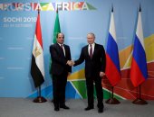 "السيسى" يدعو بوتين ورؤساء الدول الأفريقية لحضور منتدى أسوان ديسمبر المقبل .. ويؤكد: المواجهة الشاملة للإرهاب الطريق الأمثل لاجتثاث جذوره.. الرئيس:"إسكات البنادق" على رأس أجندة القادة الأفارقة بحلول 2020