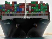 الفريق أسامة ربيع: انتظام حركة الملاحة بقناة السويس وعبور 73 سفينة