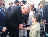 فيديو وصور.. محافظ الجيزة يسلم أبناء الشهداء دراجات هوائية