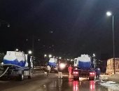 صور.. استمرار أعمال رفع مياه الأمطار من شوارع مرسي مطروح