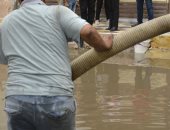 محافظ دمياط تتابع أعمال كسح تجمعات مياه الأمطار بالمناطق المختلفة