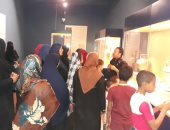 شاهد جولة إرشادية لأسر محافظة المنيا داخل متحف ملوى