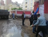 صور.. حملة لشفط مياه الأمطار من شوارع مدينة سمنود بالغربية