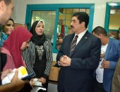 محافظ القليوبية يتفقد قافلتين "طبية بشرية وبيطرية" تنظمها طب الزقازيق بقرية منية السباع ببنها