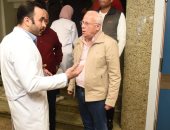 صور.. محافظ بورسعيد يتفقد سير العمل بمستشفى الحياة ببورفؤاد  