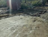 معاناة لطلاب اليابانية بكفر البطيخ من الطريق المؤدى للمدرسة بسبب الطين والوحل