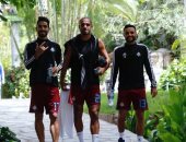 نجوم بيراميدز يتوجهون إلى ملعب مباراة يانج أفريكانز.. صور