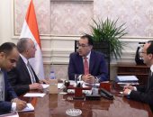 رئيس الوزراء يتابع جهود التحول لمنظومة الرى الحديث كبديل عن "الغمر" 