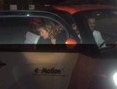 شاهد.. يسرا تستقل أول سيارة كهربائية مُقرر تصنيعها فى مصر