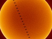 ناسا تنشر صورة للمحطة الفضائية الدولية أثناء مرورها أمام الشمس
