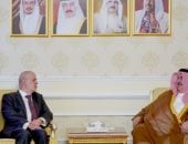 وزير الخارجية بالبحرين يستقبل رئيس معهد الدراسات الشرقية الروسى