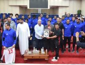 محافظ مطروح يلتقى مجلس إدارة ولاعبى فريق نادي الرجاء دعما لهم