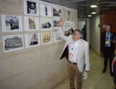 صور.. السفير الإيطالى بمصر يختتم زيارته للأقصر بجولة على معرض صور تاريخية