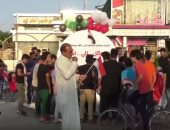 فيديو.. بالونات طائرة تحمل رسائل.. حيلة جديدة لمتظاهرى العراق لإيصال أصواتهم