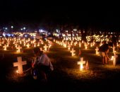 كرواتيا تحتفل بيوم القديسين وسط إضاءة آلاف الشموع 
