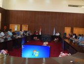محافظة البحر الأحمر تستعرض آليات حماية البيئة وخطة المكافحة المتكاملة