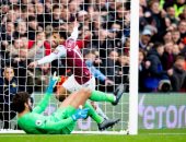 مدرب أستون فيلا: تريزيجيه استحق التسجيل أمام ليفربول