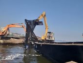 حماية النيل بالرى تزيل 40 قفص سمكى مخالف فى كفر الشيخ 