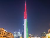 فيديو.. برج خليفة يتزين بألوان العلم الإماراتى احتفالا بـ"يوم العلم"