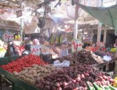 تعرف على أسعار الخضروات والفاكهة اليوم بأسواق البحر الأحمر.. صور