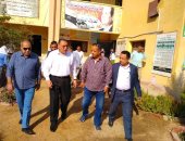 صور.. محافظ الشرقية يتفقد مدينة أبو حماد و يأمر برفع القمامة