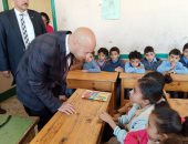 صور.. "صحة الشرقية": تطعيم 33 ألف طالب بمدارس بلبيس ضد الالتهاب السحائى