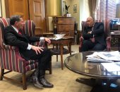 وزير الخارجية يبحث مع أعضاء مجلس الشيوخ الأمريكى آخر تطورات ملف سد النهضة.. شكرى يتطرق لسبل مواجهة دور تركيا في زعزعة أمن واستقرار المنطقة.. ويستعرض استئناف عملية المصالحة الفلسطينية والحفاظ على هدوء قطاع غزة