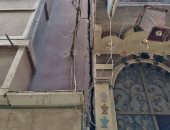 صور.. محافظ المنيا يوجه بتنفيذ أعمال إزالة أحد العقارات المائلة بمدينة ملوى