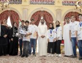 محمد بن راشد يلتقى فريق الإمارات الفائز فى بطولة العالم للروبوتات